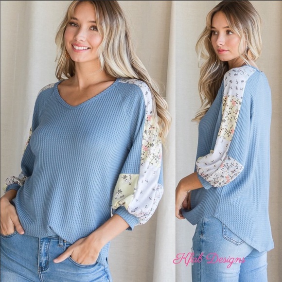 ❤️LAST! Blue V Neck Floral Contrast Waffle Top! - Picture 3 of 8